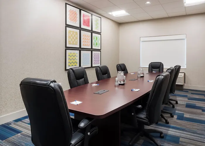 Holiday Inn Express & Suites West Plains Southwest By Ihg