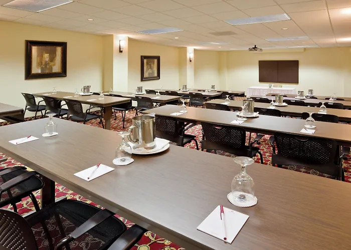 Crowne Plaza Cleveland Airport