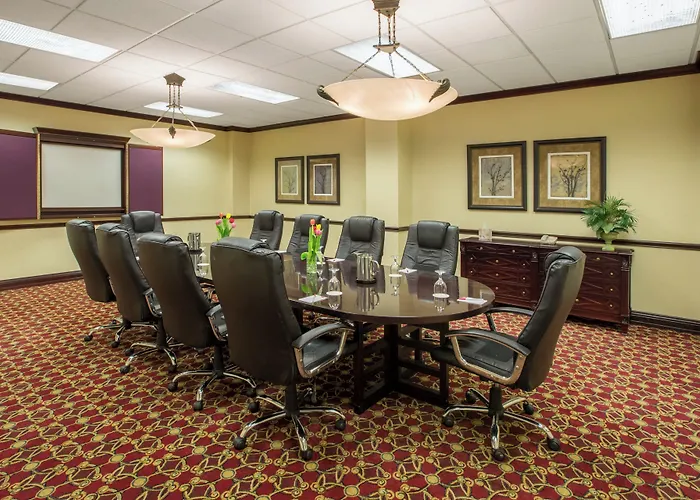Crowne Plaza Cleveland Airport
