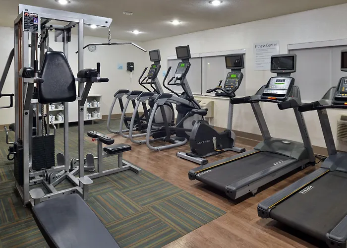 Holiday Inn Express & Suites Farmington Bloomfield By Ihg