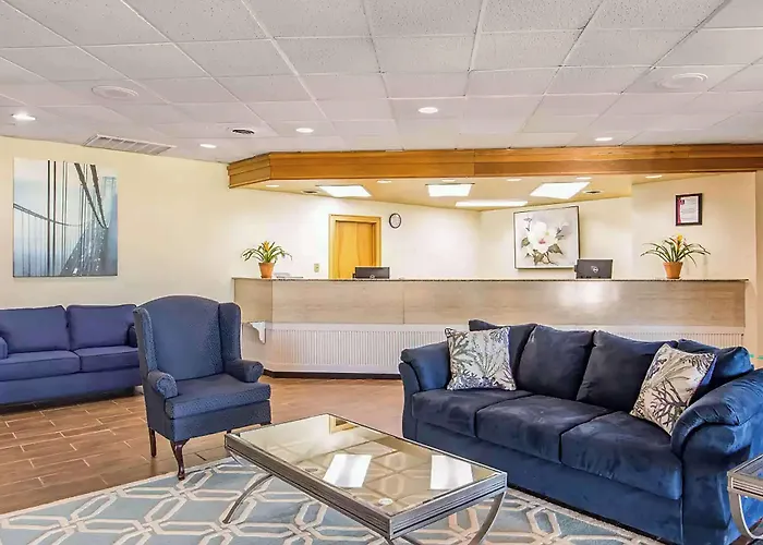 Ramada By Wyndham Santee I-95