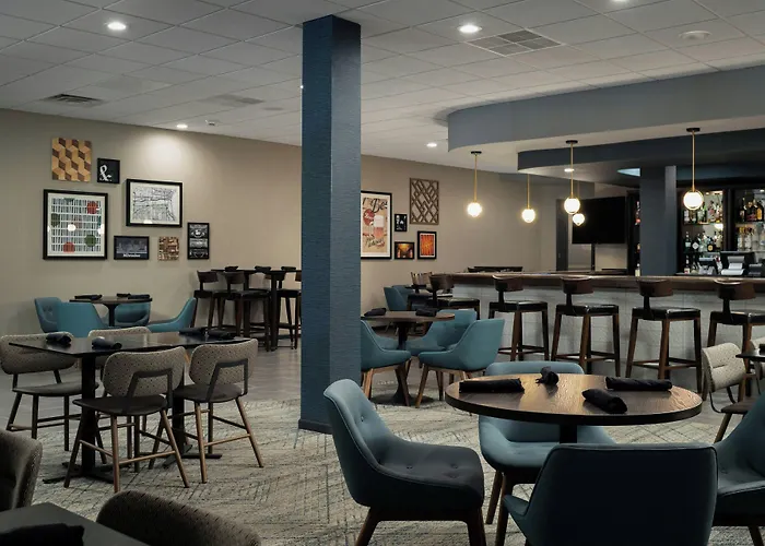 Four Points By Sheraton Milwaukee North Shore