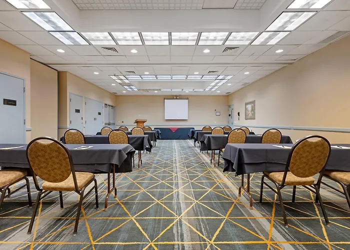 The Lux Hotel & Conference Center, An Ascend Collection Hotel