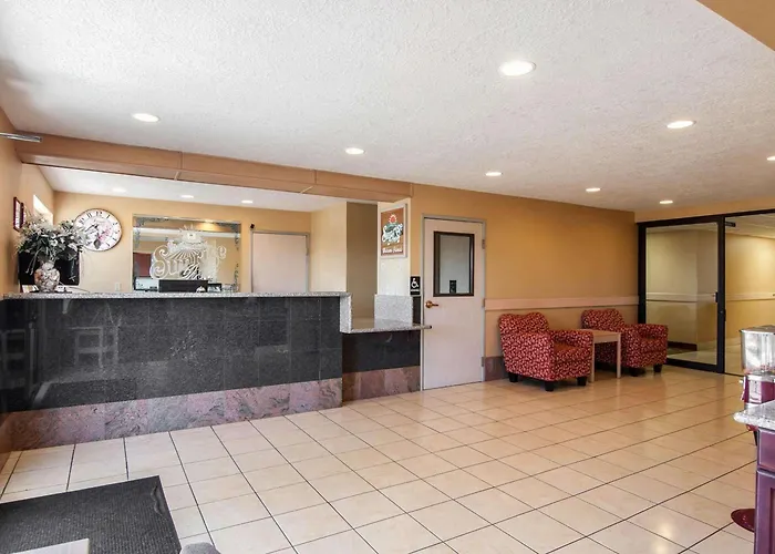 Bridgeway Inn & Suites