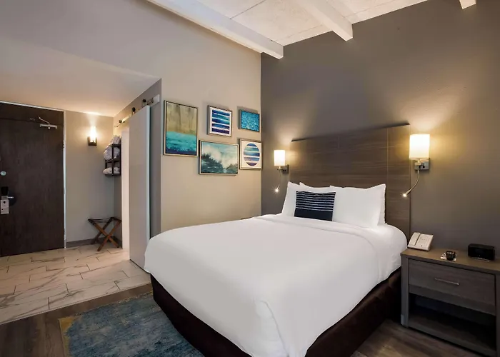 The Hub Middletown Red Bank- Best Western Signature Collection