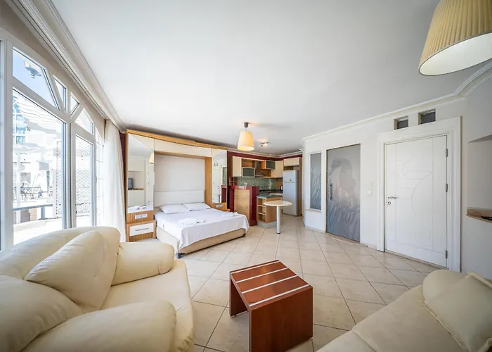 Seahorse Deluxe Hotel