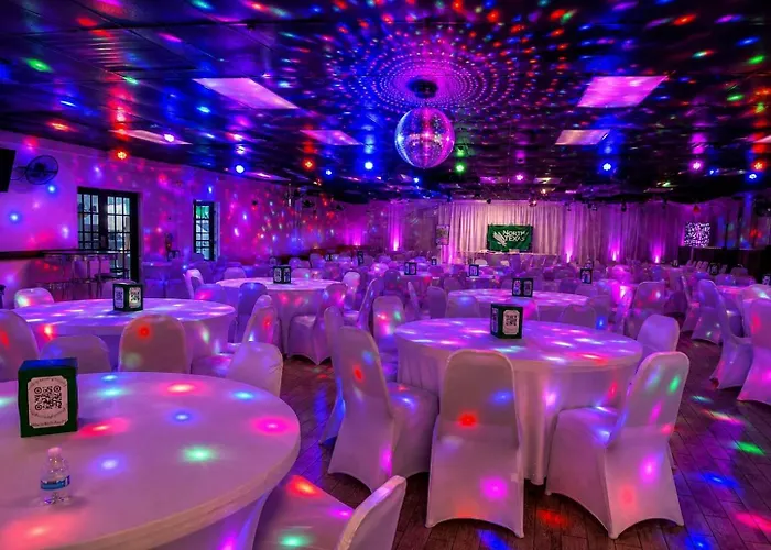 R Nite Star Hotel At Arlington Entertainment District