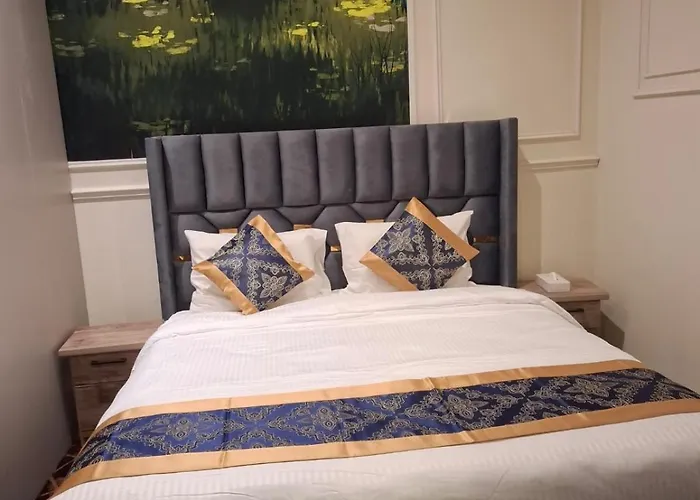 Meral Crown Hotel