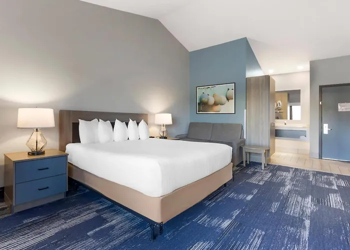 Edgewater Inn And Suites, An Ascend Collection Hotel