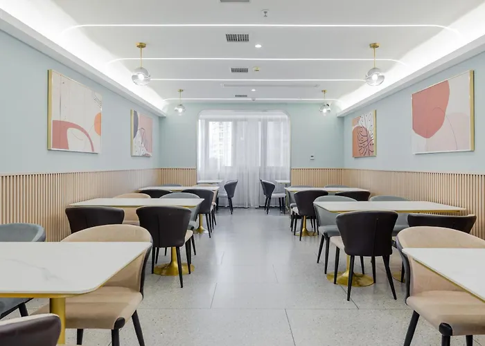 Xinhuating Business Hotel