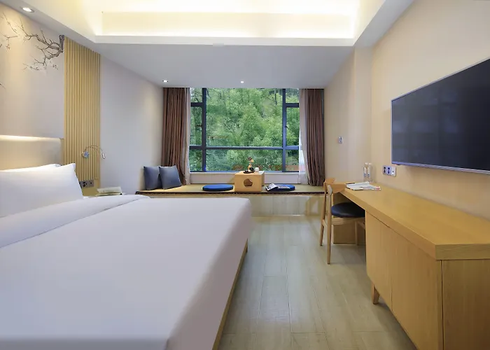 Wing Hotel Guilin- Pedestrian Street