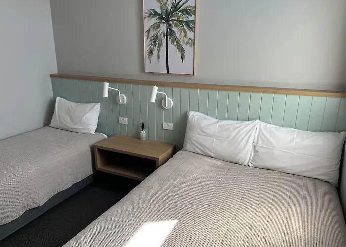Australian Hotel Young