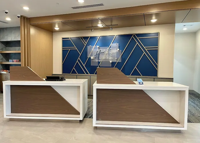 Holiday Inn Express & Suites - Ft. Smith - Airport By Ihg