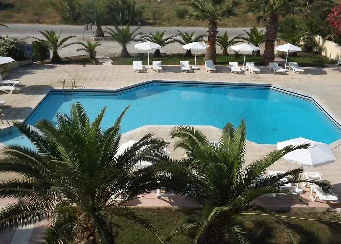 Leonidas Hotel & Studios