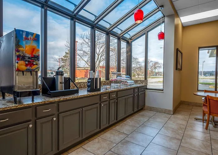 Super 8 By Wyndham Perrysburg-Toledo
