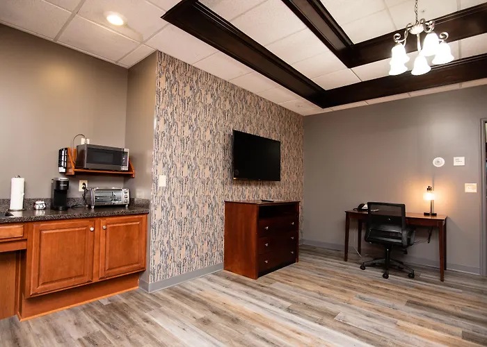 Best Western Plus Plattsburgh