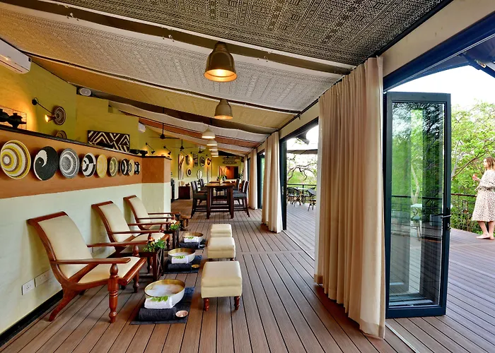 Victoria Falls Safari Club