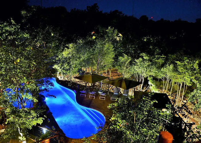 Victoria Falls Safari Club