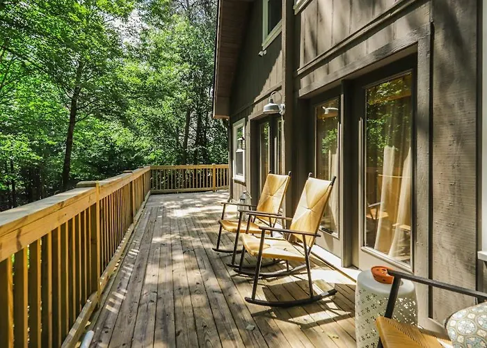 Honey Bear Hideaway