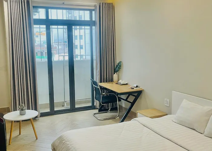 Midmost C22 Apartment