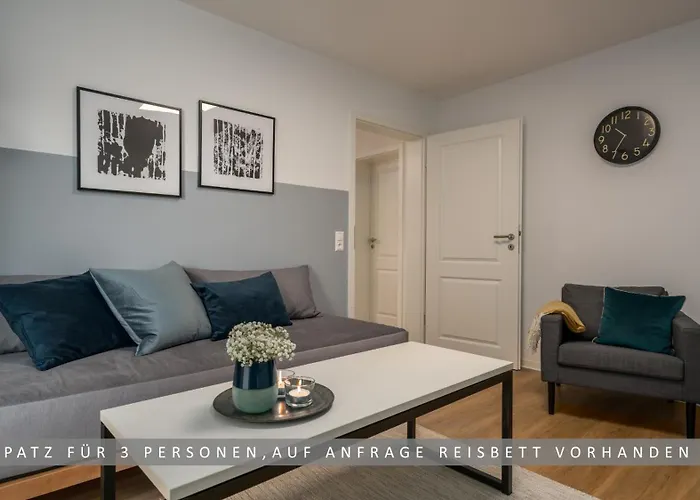 Apartment Leinetal mit Kamin&Kaminholz, 1-3 Personen , Schlafzimmer mit Boxspringbett 180x200&hochwertige Hotelbettwäsche, bequemes Einzelbett im Wohnzimmer, Terrasse, Einbauküche,