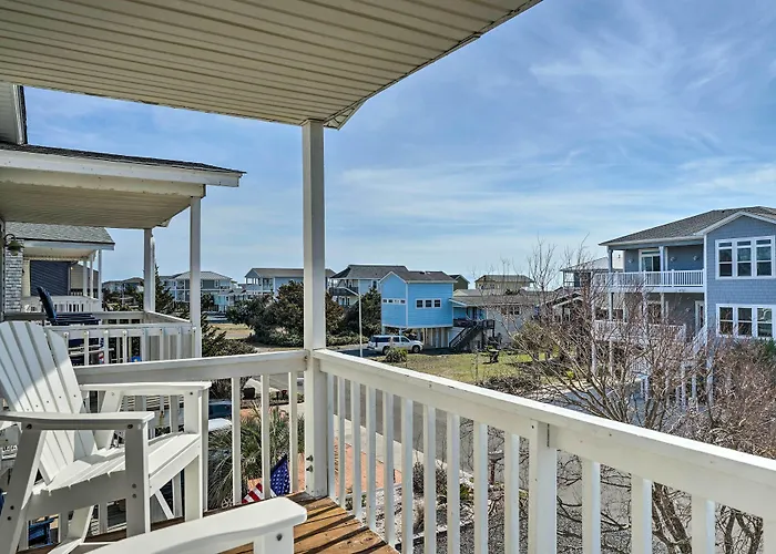 Holden Beach Vacation Rental: Short Path To Beach!