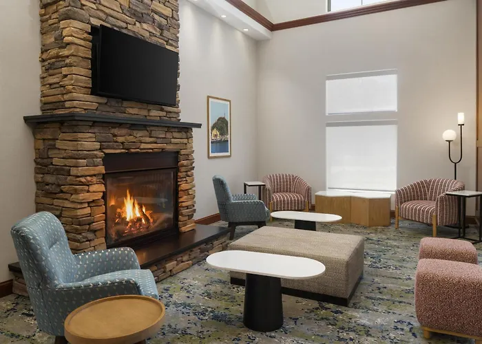 Hampton Inn & Suites Mystic