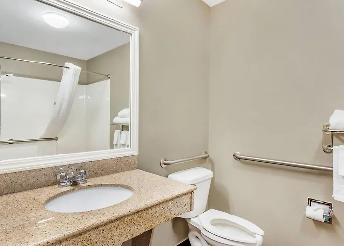 Comfort Inn & Suites North Charleston - Northwoods