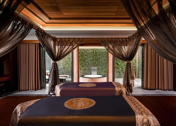 Pullman Oceanview Sanya Bay Resort & Spa