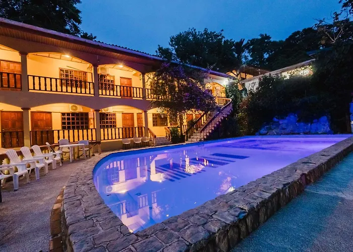 Hotel Tres Banderas