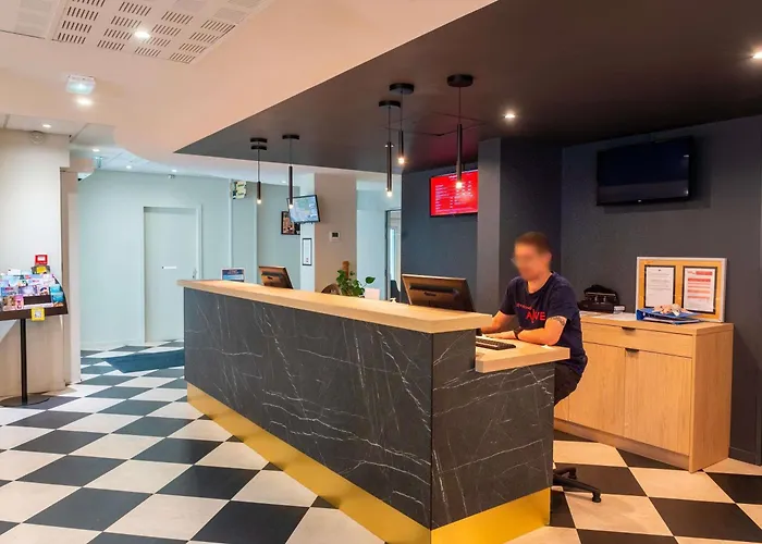 Ibis Lyon Est Bron