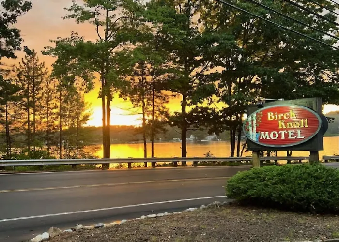 Birch Knoll Motel