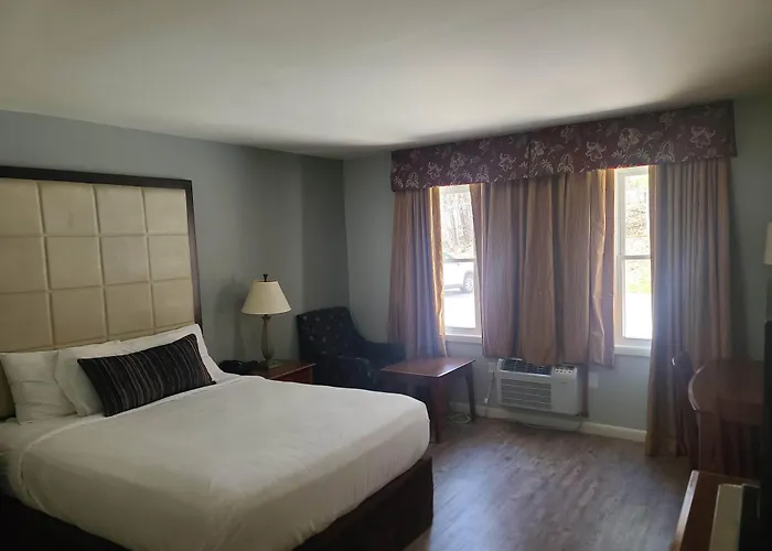Tiltonlodge Inn & Suites
