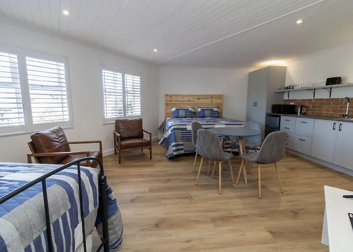 Stilbaai Harbour Inn