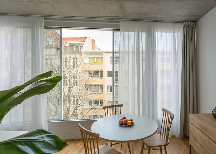 Carlotta Apartments