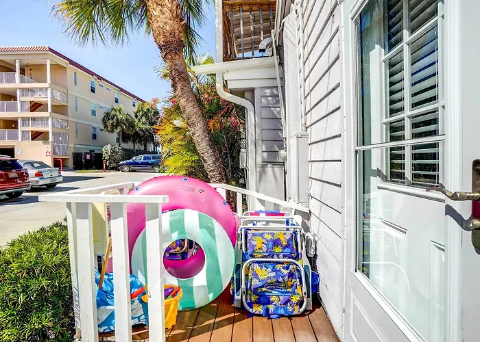 Indian Rocks Beach Cottage, Walk To Beach!