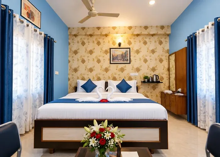 Hotel Anand Lok
