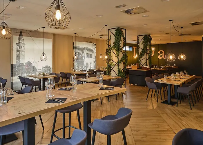 Lipa, Hotel & Bistro