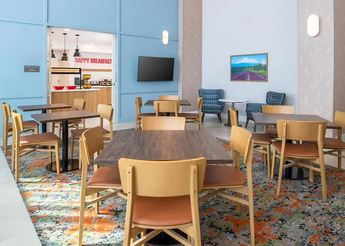 Hampton Inn & Suites Redding