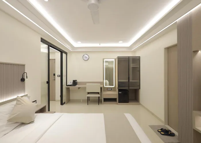 Hotel Orange International