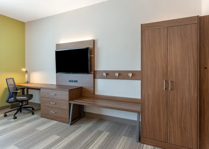 Holiday Inn Express & Suites - Springfield North By Ihg