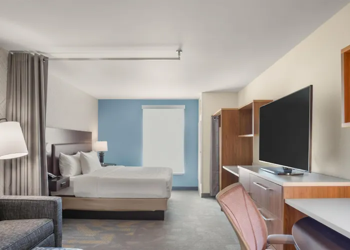 Home2 Suites By Hilton Milwaukee Airport
