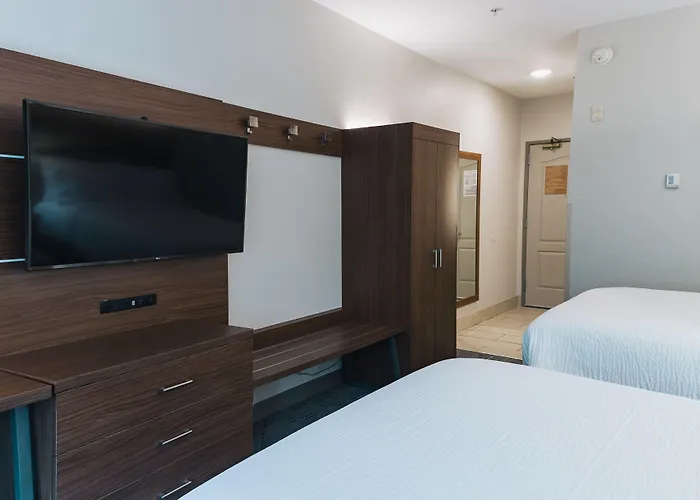 Holiday Inn Express Hotel & Suites Lagrange I-85 By Ihg