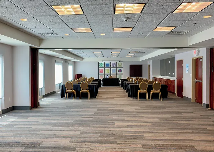 Holiday Inn Express & Suites Lexington Downtown Area-Keeneland By Ihg