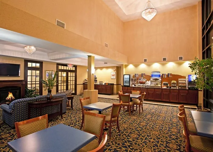 Holiday Inn Express Hotel & Suites Cleveland-Richfield By Ihg