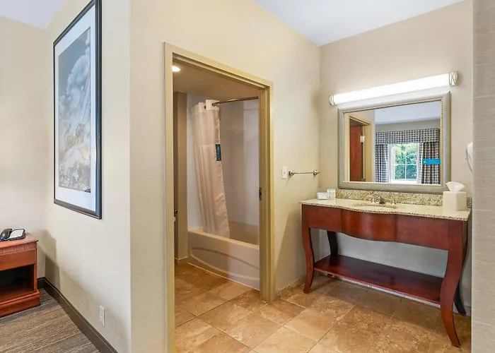Hampton Inn & Suites Mystic