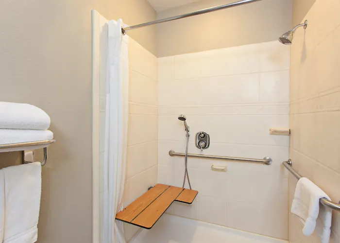 Holiday Inn Express & Suites Wharton By Ihg