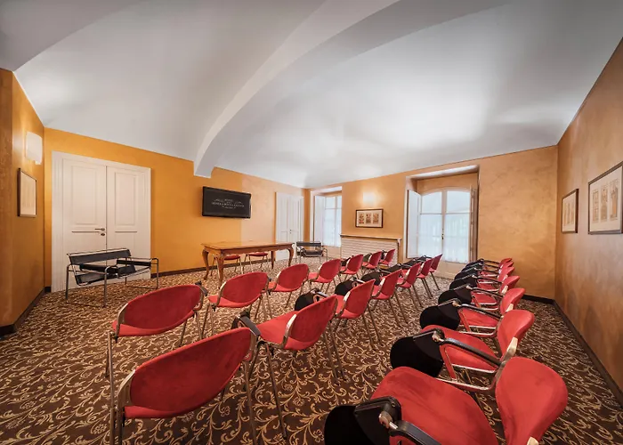Hotel Roma E Rocca Cavour