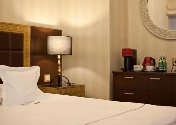 Tiffi Old Town Hotel