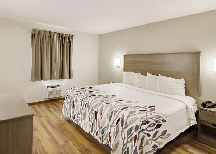 Red Roof Inn & Suites Pensacola-Nas Corry